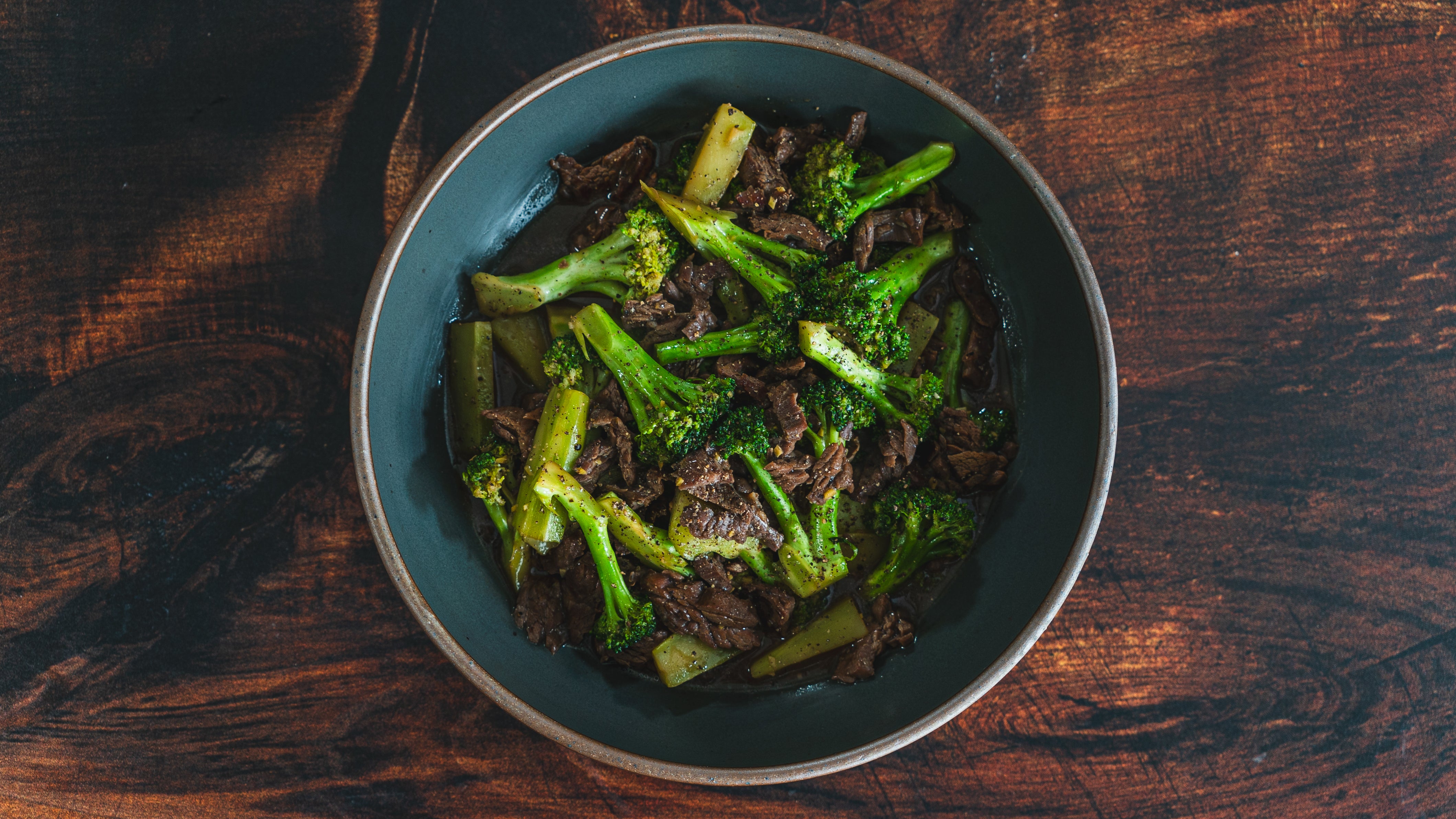  Easy Beef and Broccoli Stir-Fry - Majordomo Media